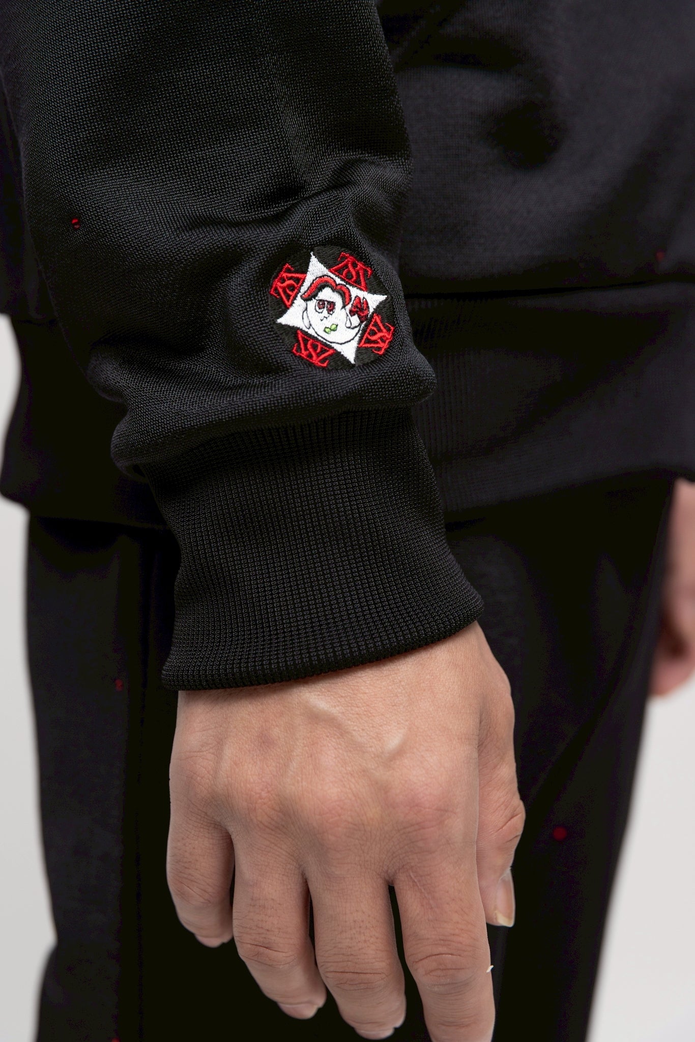 “ロッソスターラ” フーディートップス