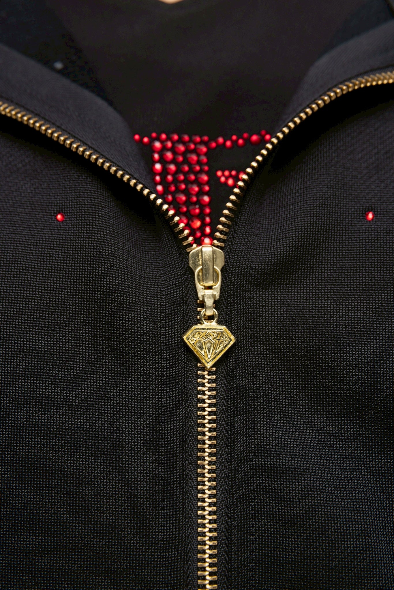 “ロッソスターラ” フーディートップス