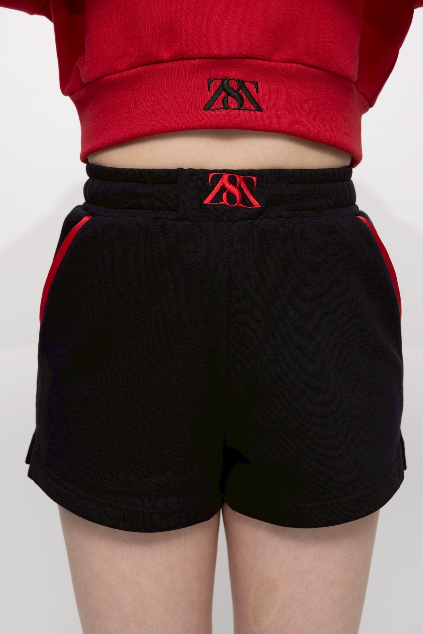 “ダンザ” ショートパンツ ブラック