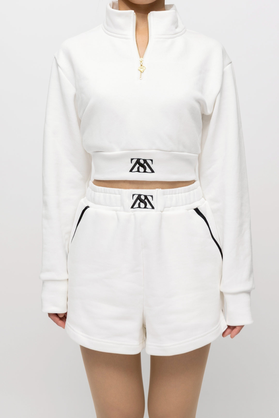 “ダンザ” ショートパンツ  ホワイト