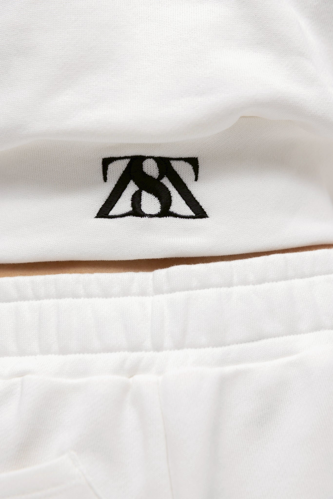 “フレリア” クロップドトップス ホワイト