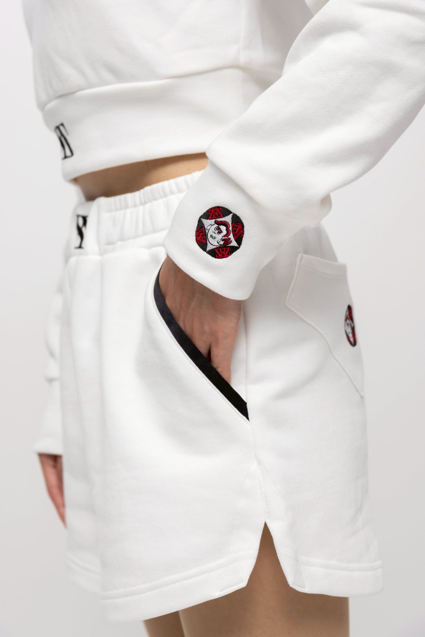 “ダンザ” ショートパンツ  ホワイト