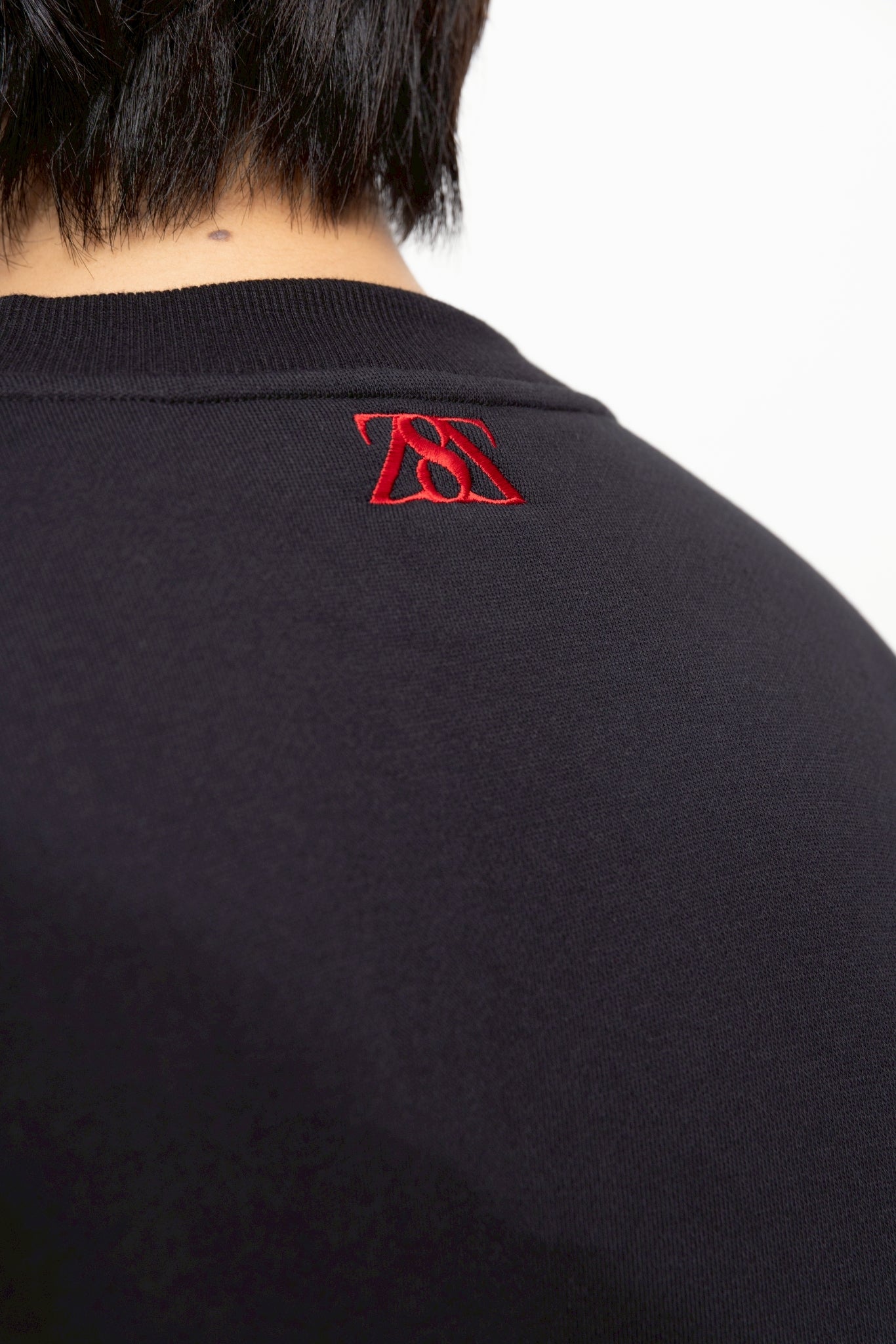 “エイザさん”スウェット トップス  ブラック